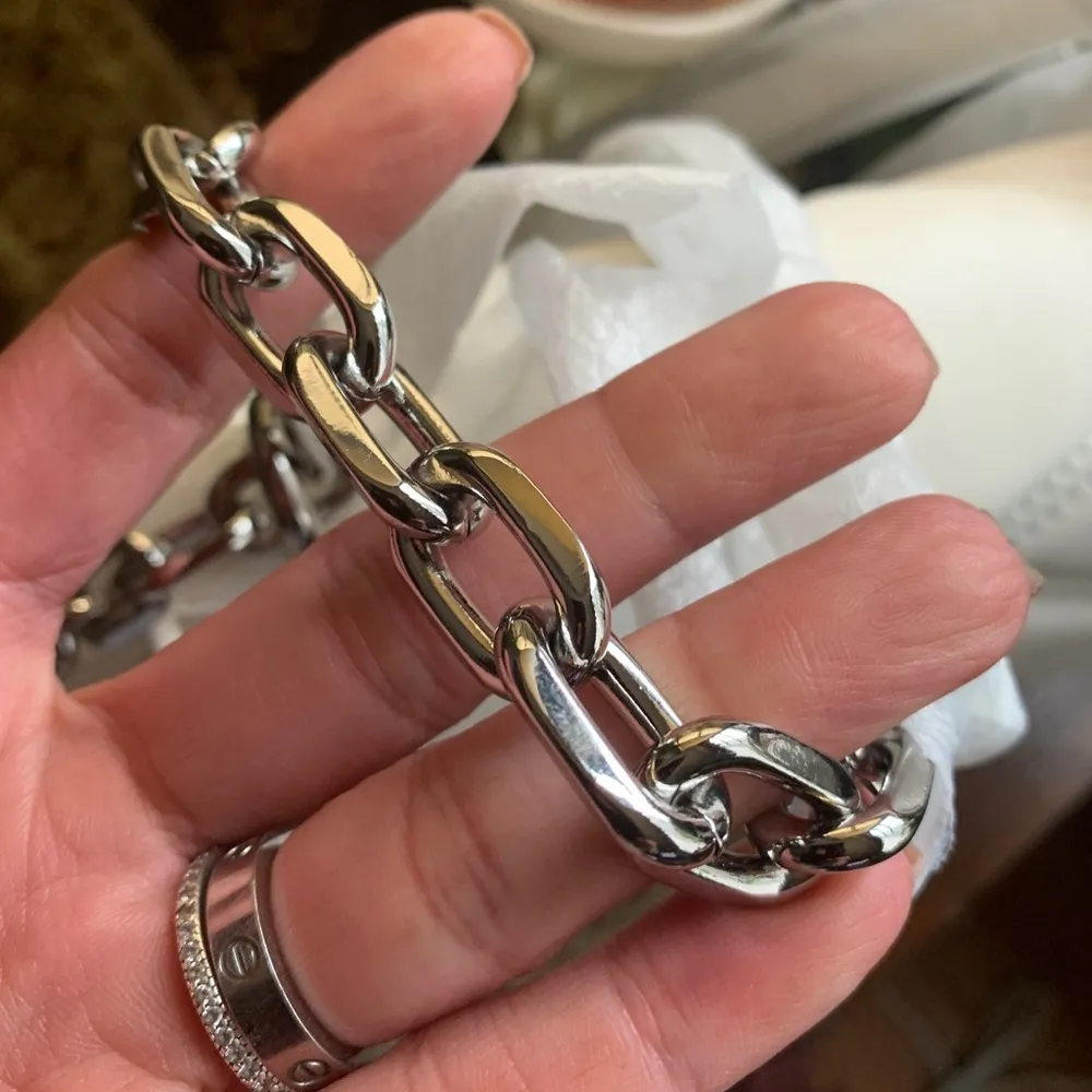 Authentic Michael KORS smooth leather studs Flap shoulder/Crossbody - Image 4