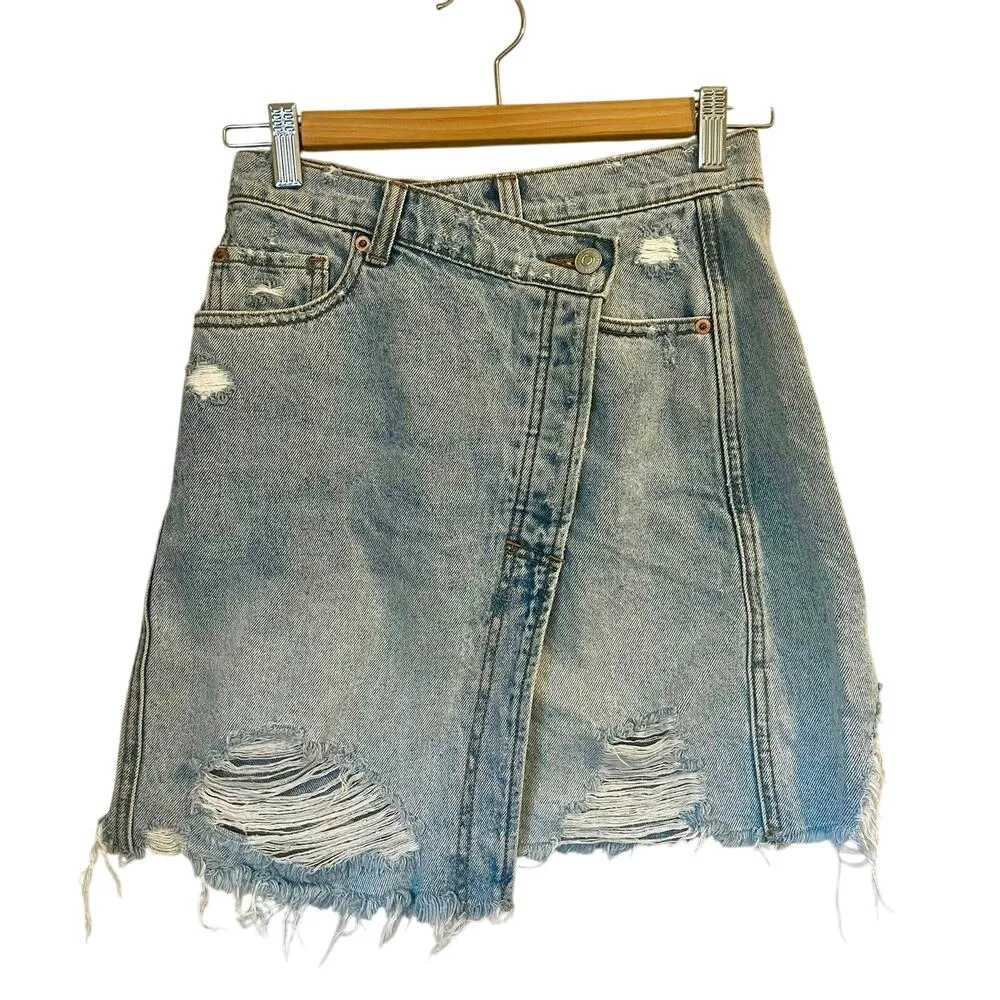 Free People Parker Wrap Distressed Denim Mini Skirt Blue Light Wash sz. 25 - Image 2