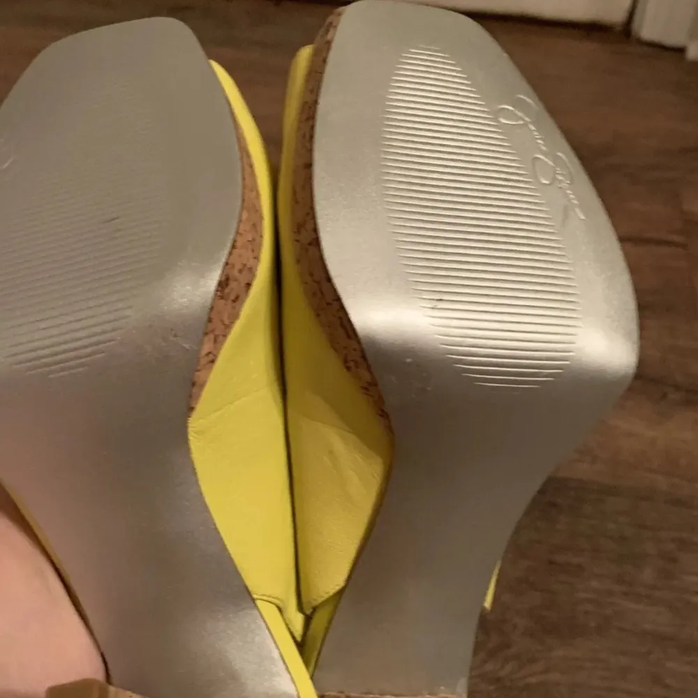 Hanson Open Toe Heels Size 7 Bright Yellow Never Worn - Image 11