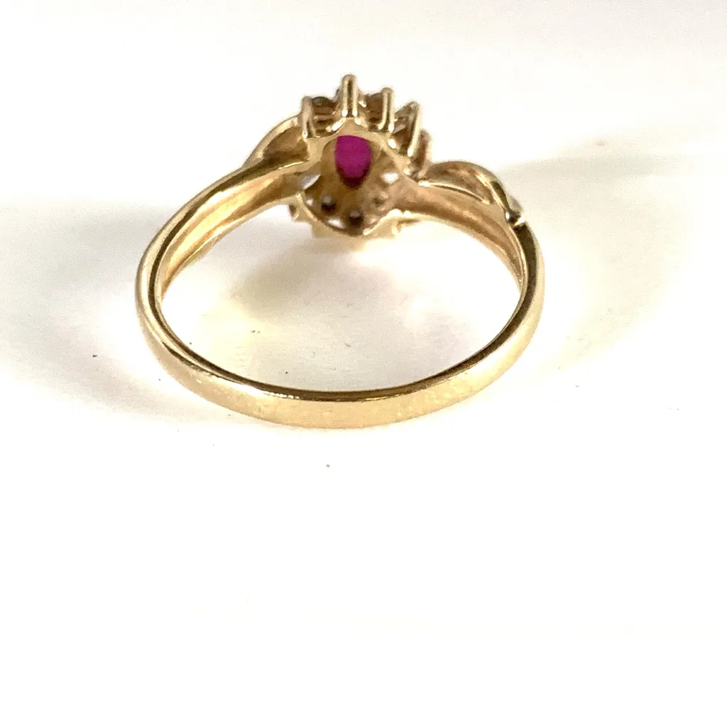 SOLID 10K YELLOW GOLD RING WITH GENUINE RUBY AND DIAMOND ACCENTS (7.75) Red - Image 12