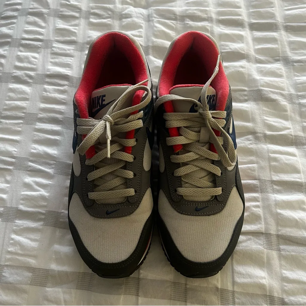 Womens Nike Air Max Correlate sneakers size 9 Neutral Grey - Image 4