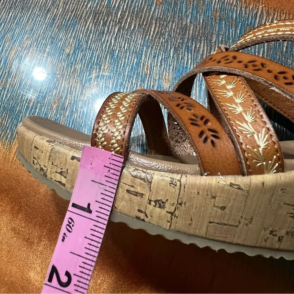NWT Skechers Cali Beverlee Tan Embroidered Slide-On Wedge Sandals size 7.5 - Image 9