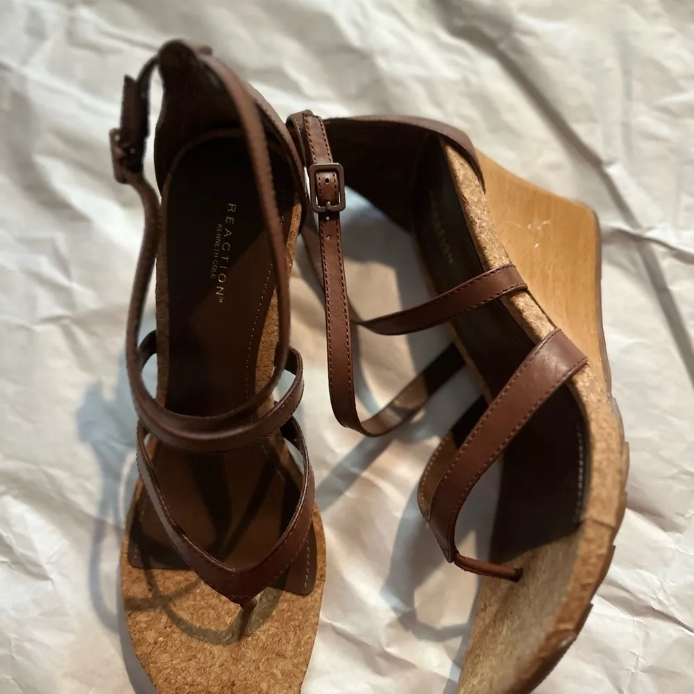 Kenneth Cole Reaction Dark Brown Strappy Sandals - Image 3