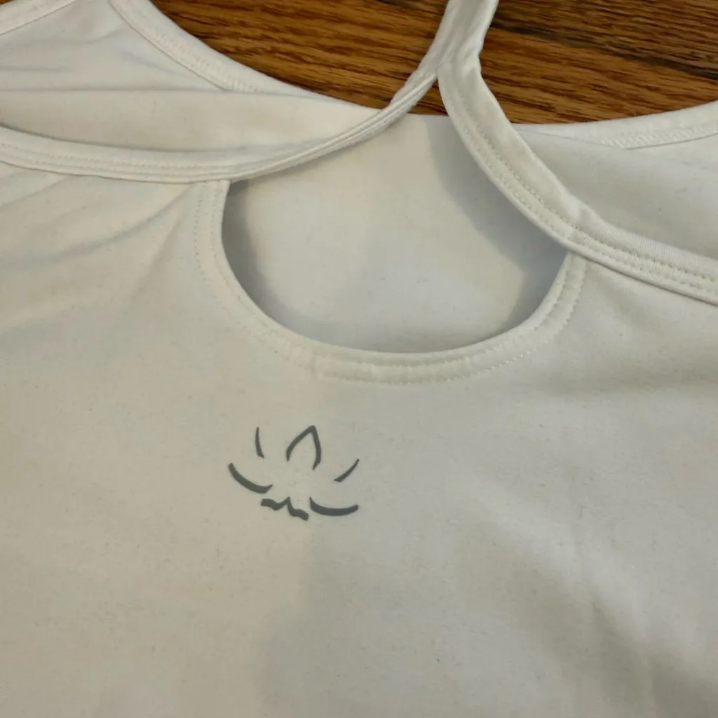 BEYOND YOGA Spacedye Slim Racerback Cropped Tank Cloud White Size Small - Image 6