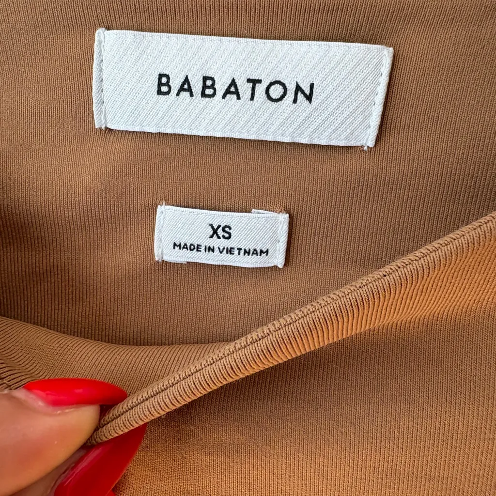 Aritzia Babaton Tan Long Sleeve Bodysuit - Image 3
