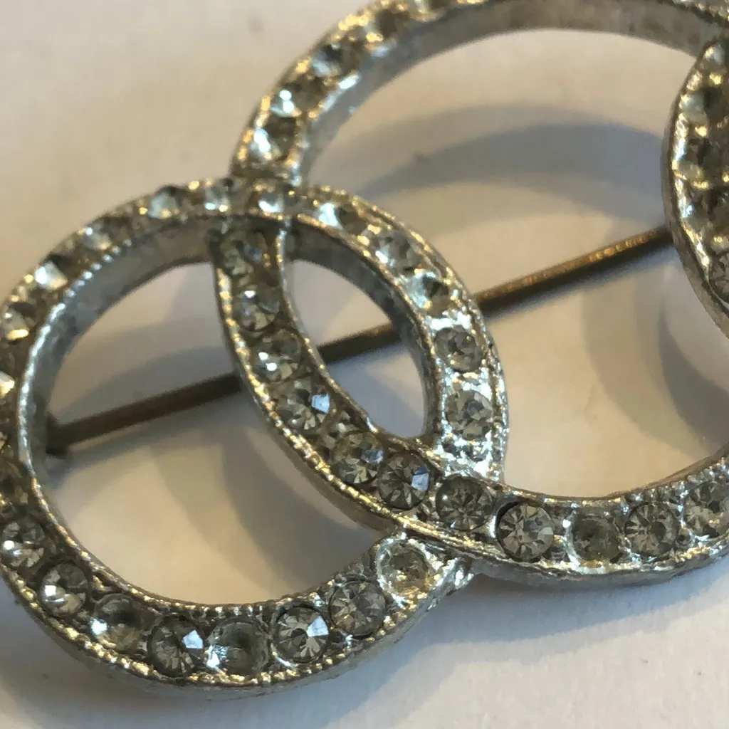 Vintage Silver Tone Crystal Rhinestone Brooch - Image 5