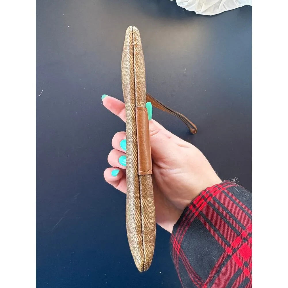 Coach Logo Signature Canvas Corner Zip Leather Stripe Khaki Wristlet Old Money - Image 4