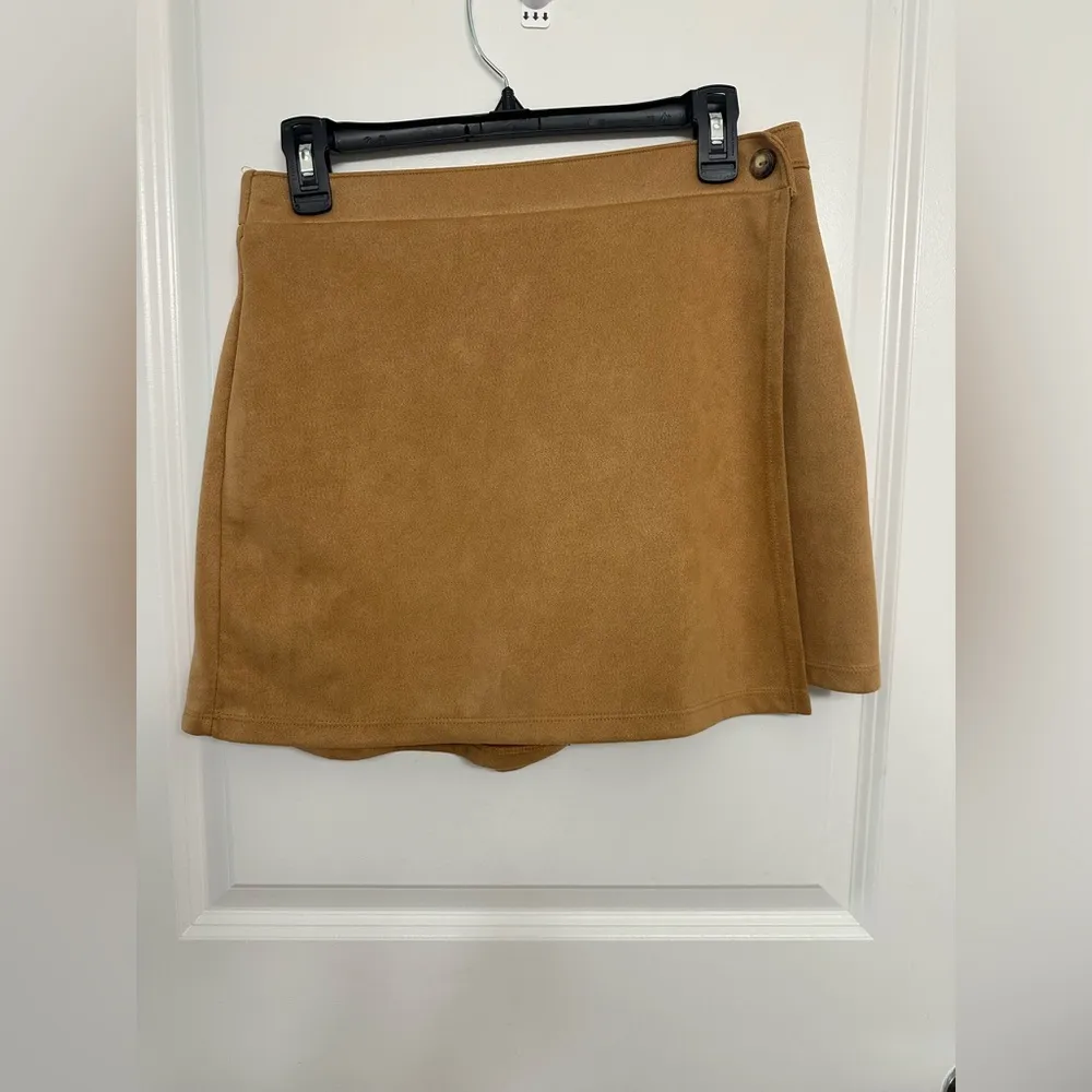 Chic Tan Faux Suede Skort Size M Brown Size M - Image 2