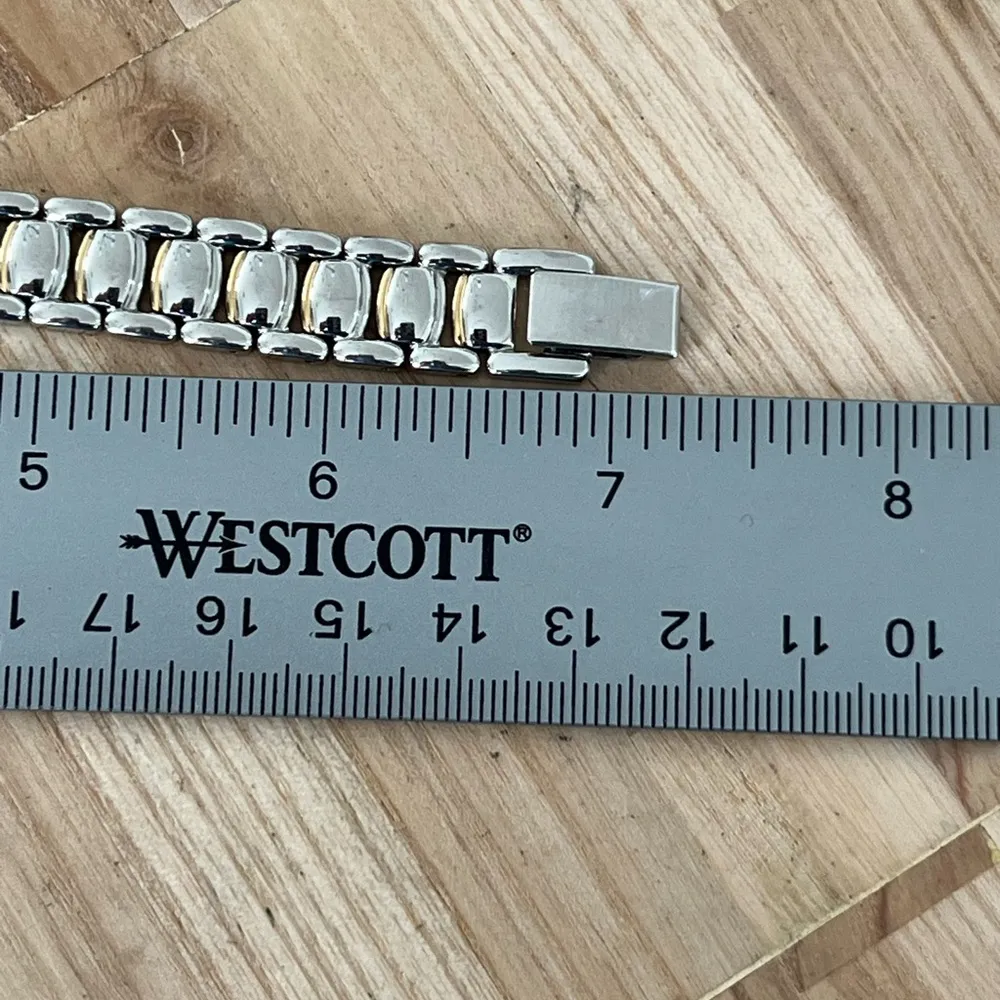 Seiko Vintage Ladies Watch Blue Dial Two-Tone Bracelet
Gold-Tone Markers Hands - Image 14