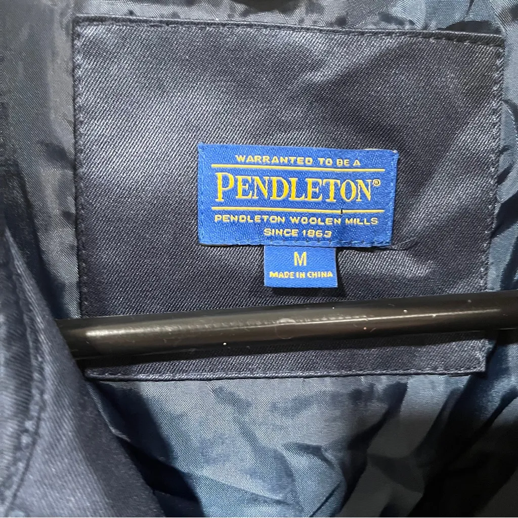 EUC Pendleton Quilted Vest Women Size M Full Zip Navy Blue - Image 2