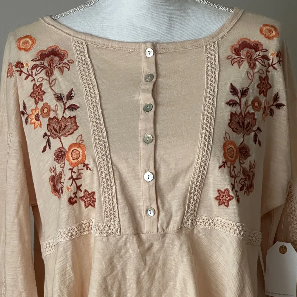 coco + jaimeson embroidered floral cream/pink longsleeve peplum blouse NWT - Image 6