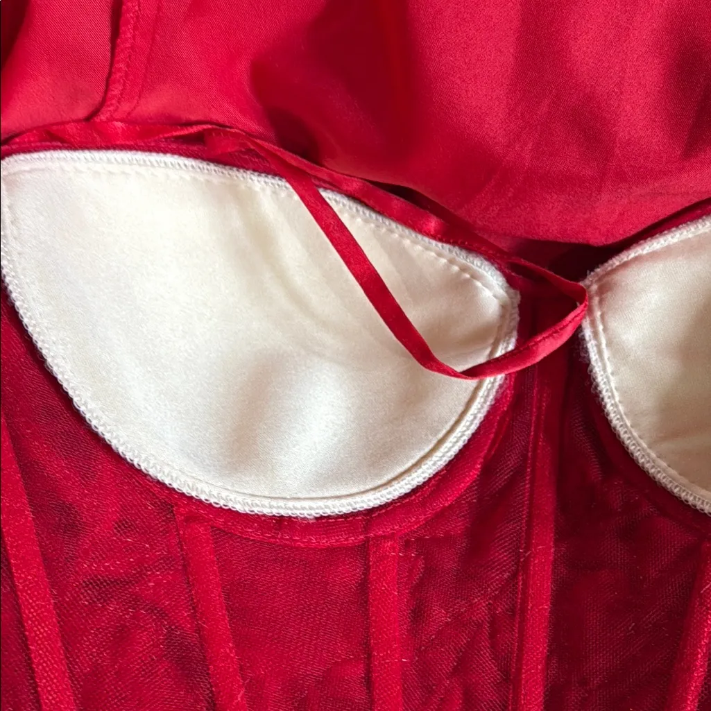 Stunning Red Floral Lace Prom Dress size 4 - Image 12