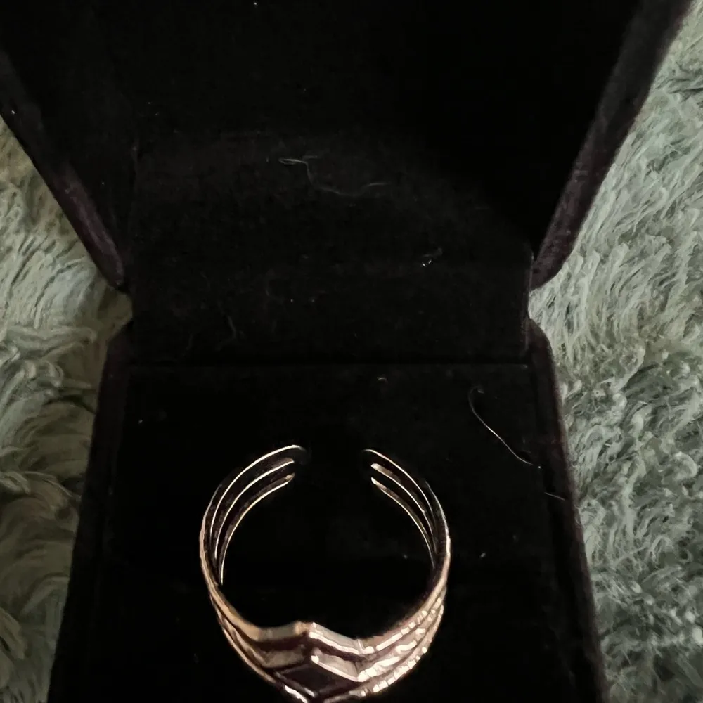 Women’s Stainless Steel Silver Adjustable Band Size 7 - Image 2