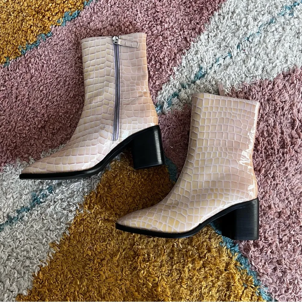 Intentionally Blank Contour Beige Croc Embossed Leather Heeled Boots 9 Tan - Image 3