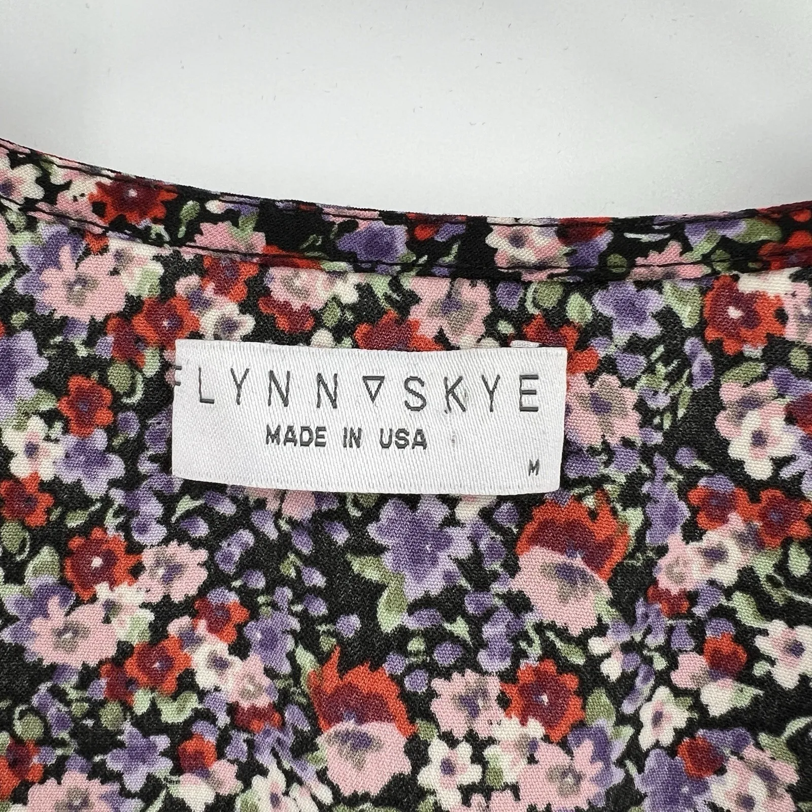 Flynn Skye Revolve Floral Top Tie Ruffle Tiered Short Sleeve Blouse Size Medium - Image 8