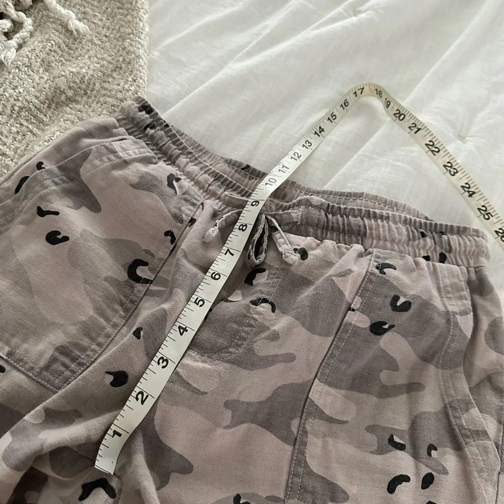 Monrow Women’s Small Camo Jogger Pants Black - Image 4