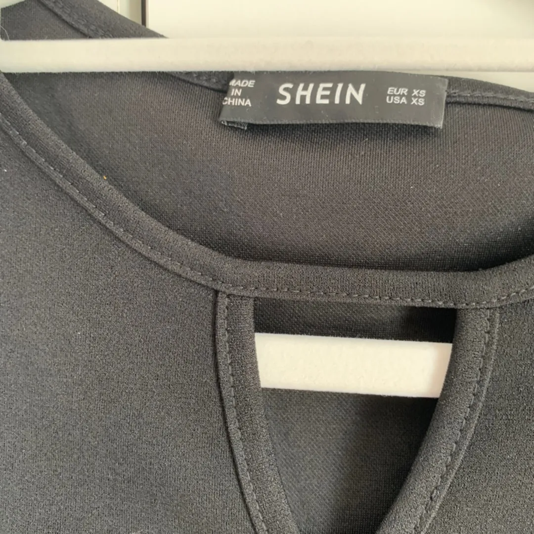 Black Keyhole neck scallop trim tunic dress SZ xs - Image 10