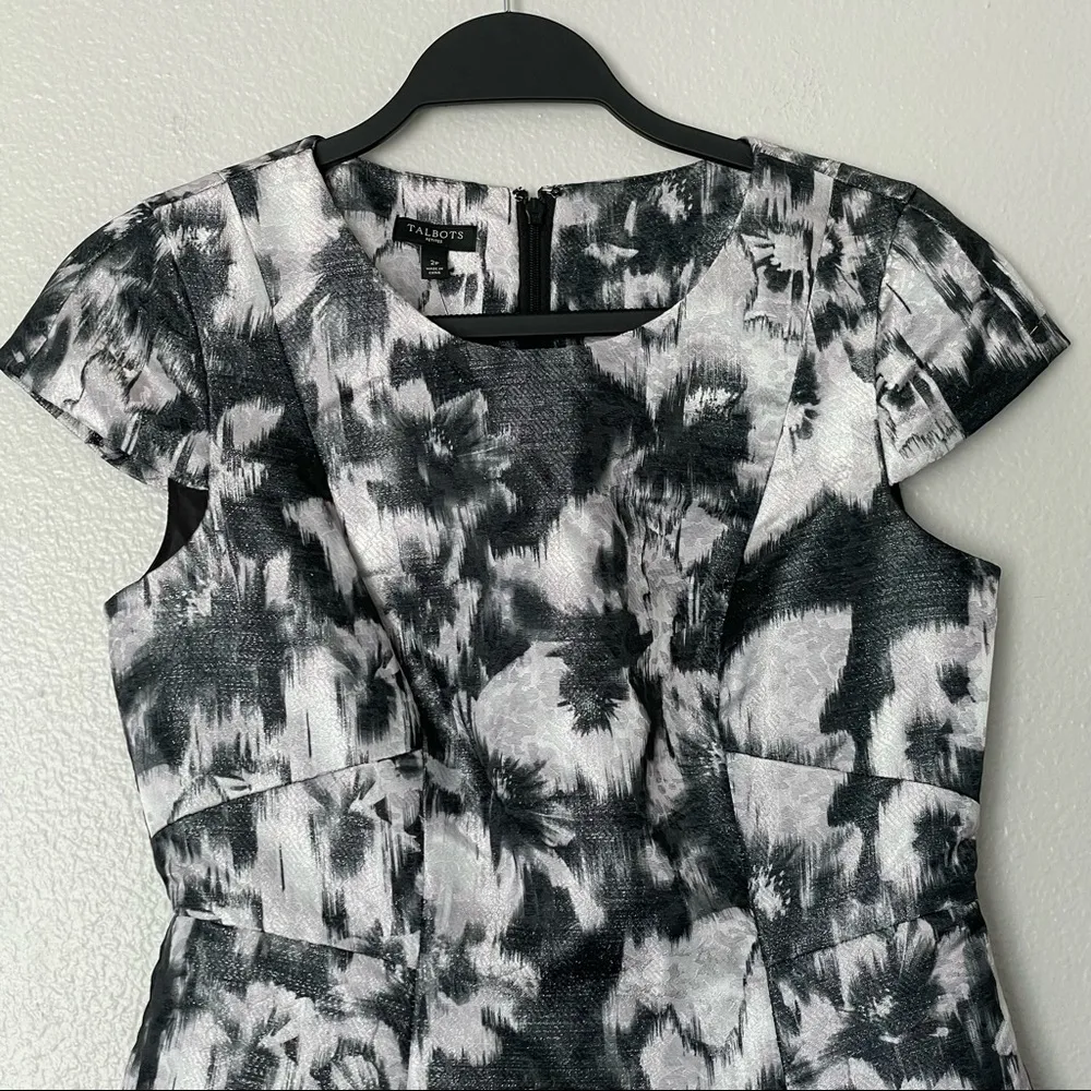 NWT Talbots Petites Metallic Floral Black/White Cocktail Fit & Flare Dress Sz 2P - Image 4