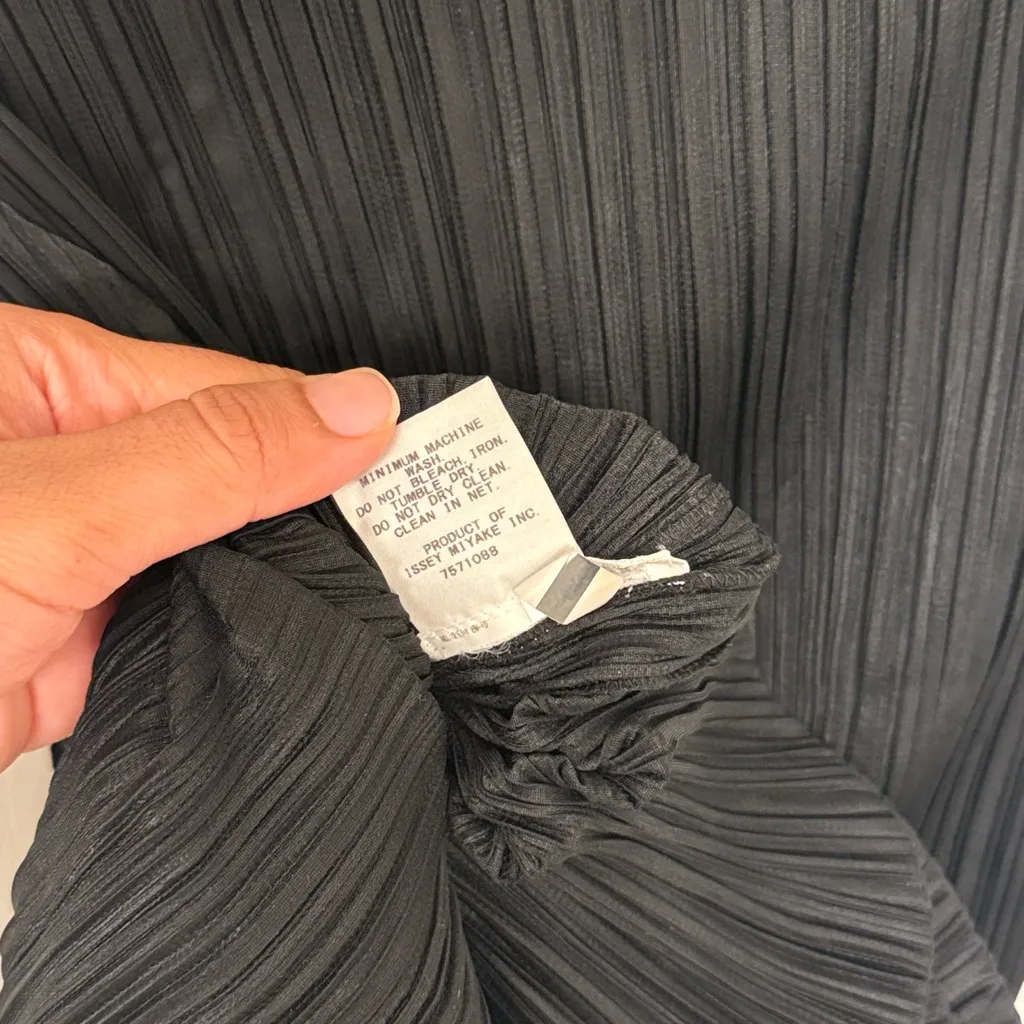 Issey Miyake Pleats Please Sleeveless Pleated Midi Dress Black Size M - Image 5