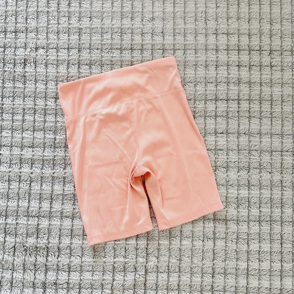 Gapfit Peach Biker Shorts - Image 3