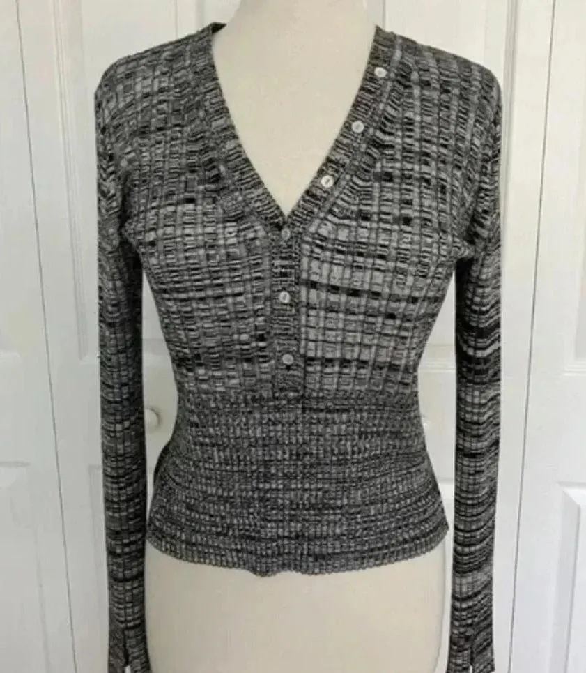 House of Harlow 1960 Ribbed Long Sleeve V-Neck Cropped knit Sweater Size L - Image 2