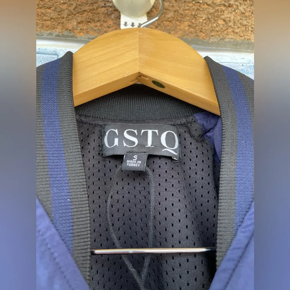 GSTQ Convertible Baseball Jacket Cape Size small In Midnight . Blue - Image 5