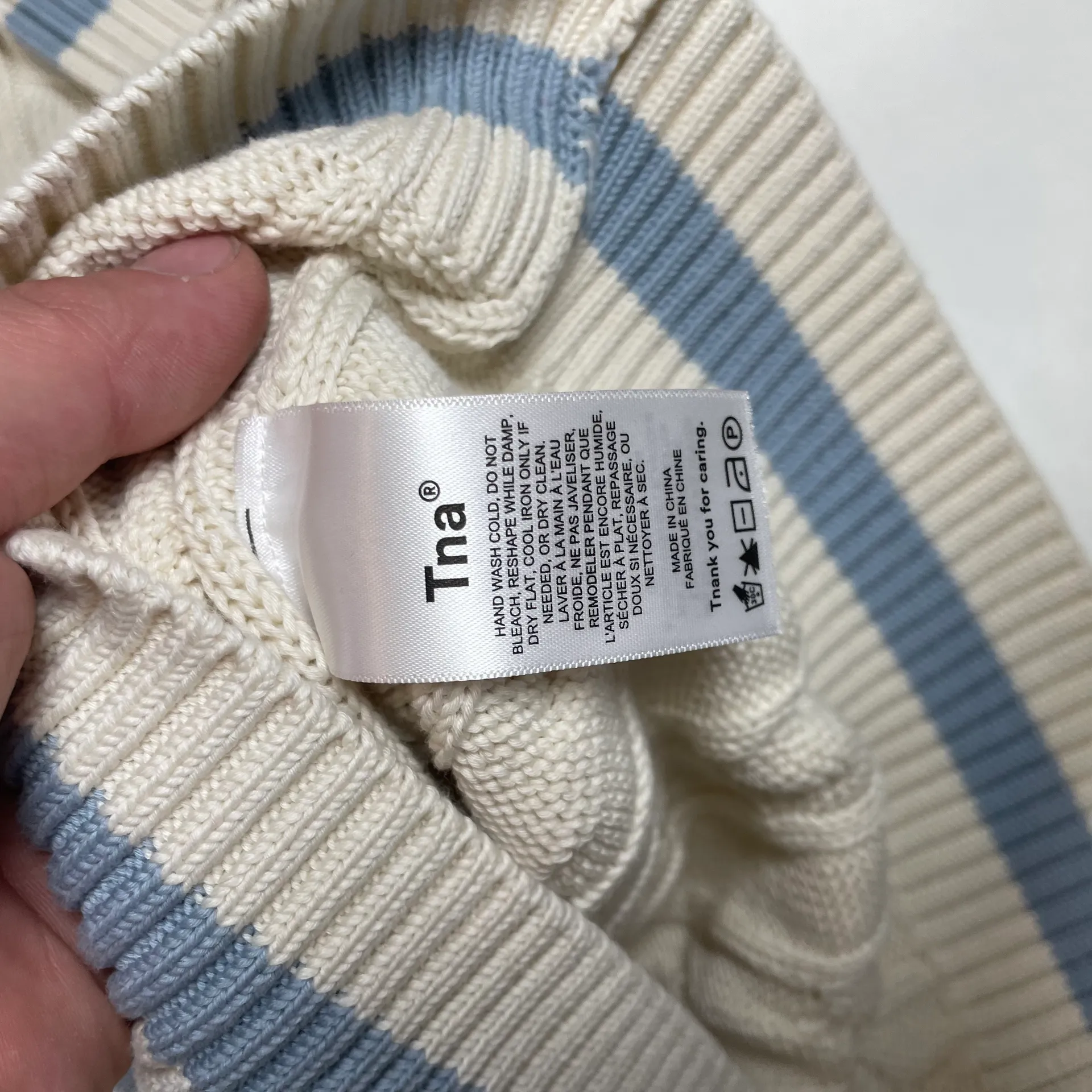 Clay Cropped Knit Sweater Whisper White & Dune Blue Size XS - Image 4