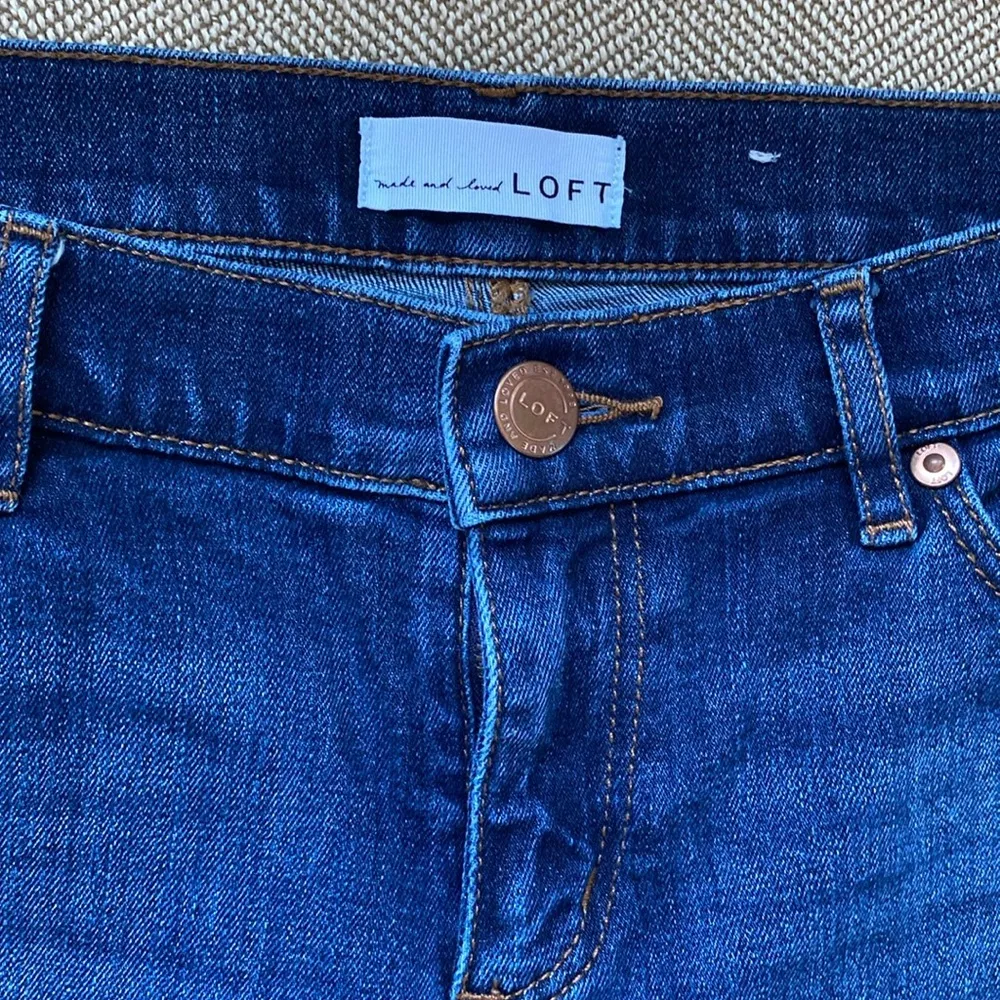 LOFT Dark Blue Denim shorts size 27/4 - Image 2
