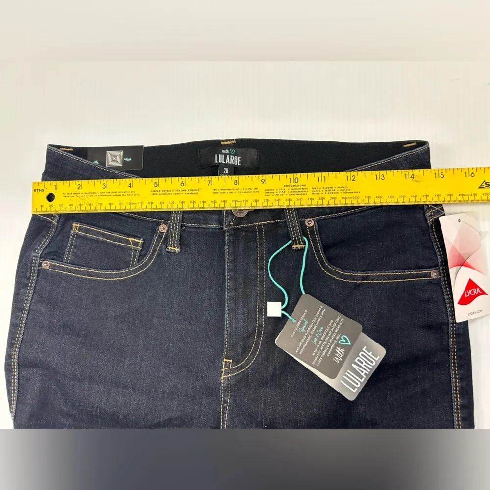 LuLaRoe Women's Elastic Waist Blue Bermuda Denim Shorts Size 28 New With Tag - Image 10