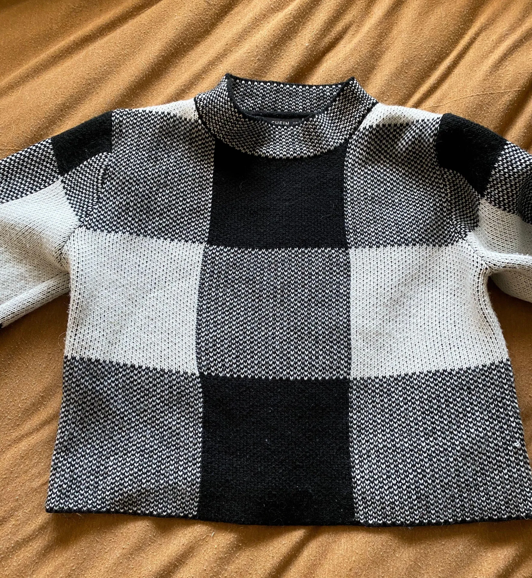 SheIn Cropped Sweater - Image 2