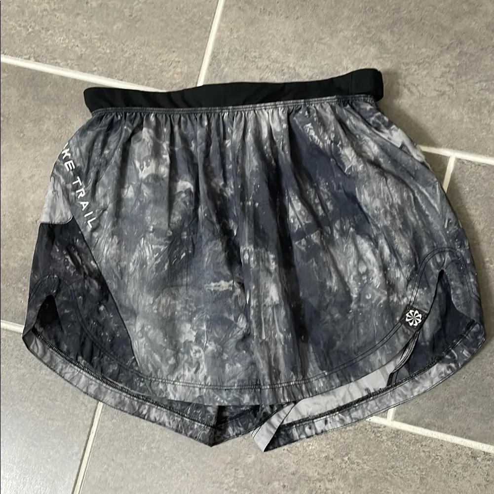 Nike Trail‎ Repel Shorts size Small - Image 3