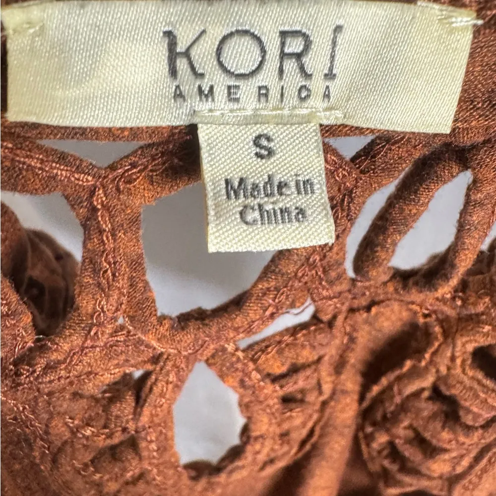 America 100% cotton long sleeve copper top with lace detail size small - Image 4