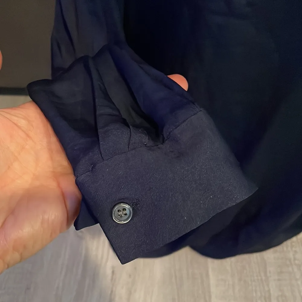 LORD & TAYLOR Navy Blue V-Neck Blouse Size Small - Image 2