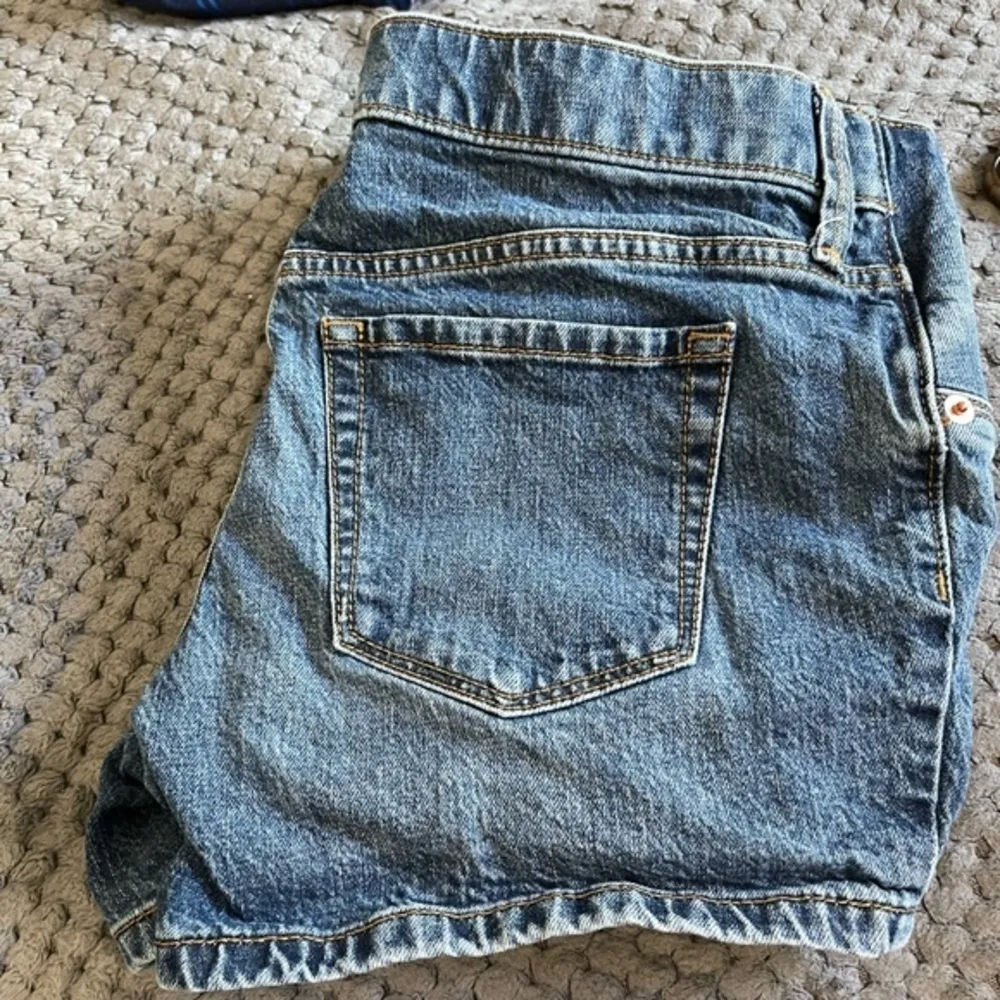ISABEL MATERNITY DENIM SHORTS SIZE 2 EUC #6978 - Image 4
