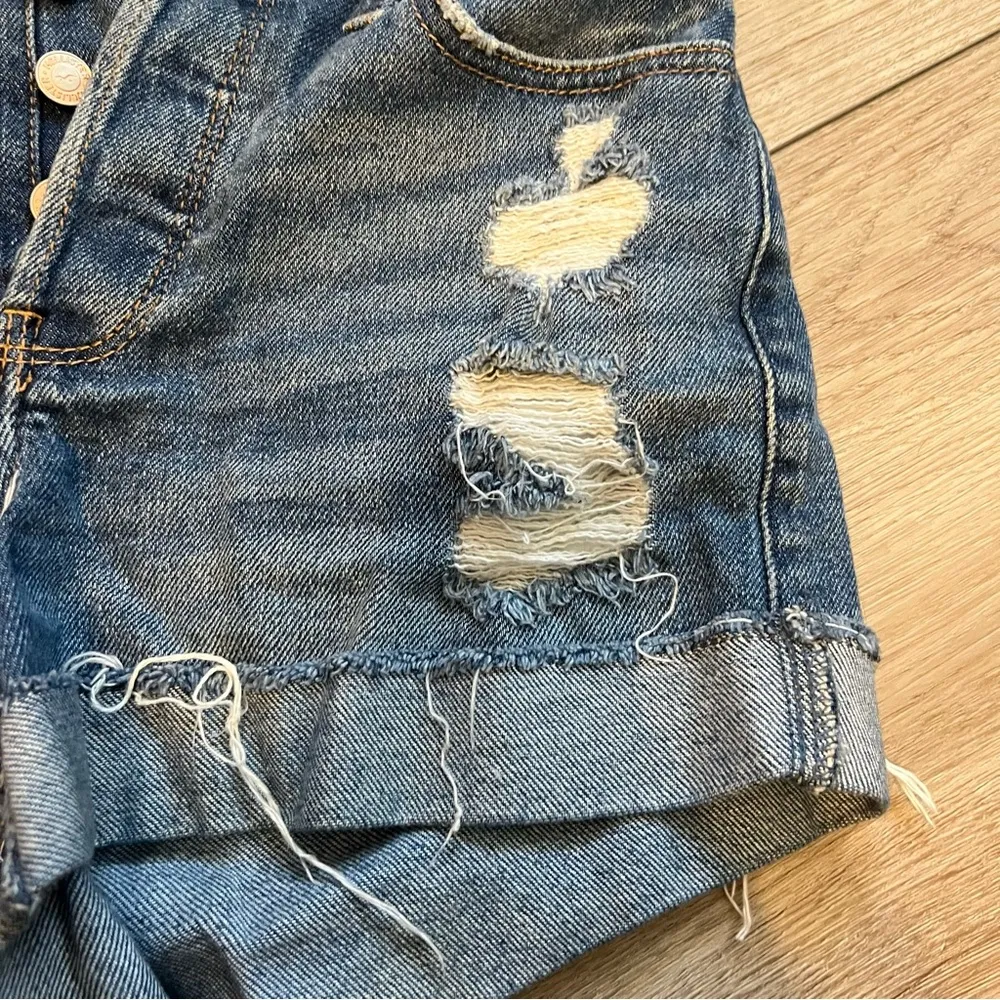 Hollister High Rise Mom Short Vintage Stretch Raw Hem Cuffed 3” 0/24 Button Fly - Image 3