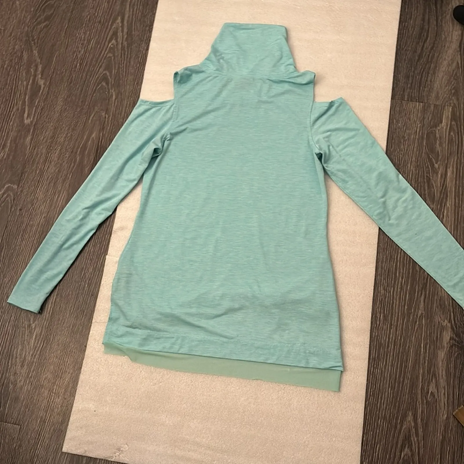 Nanette Lepore Women's Cold Shoulder Top Tunic Angel Blue  XS Athleisure Casual - Image 8