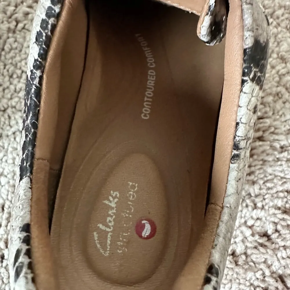 Clarks Unstructured Women's Un Maui Snakeskin Print Lace-Up Sneakers size 8 - Image 5