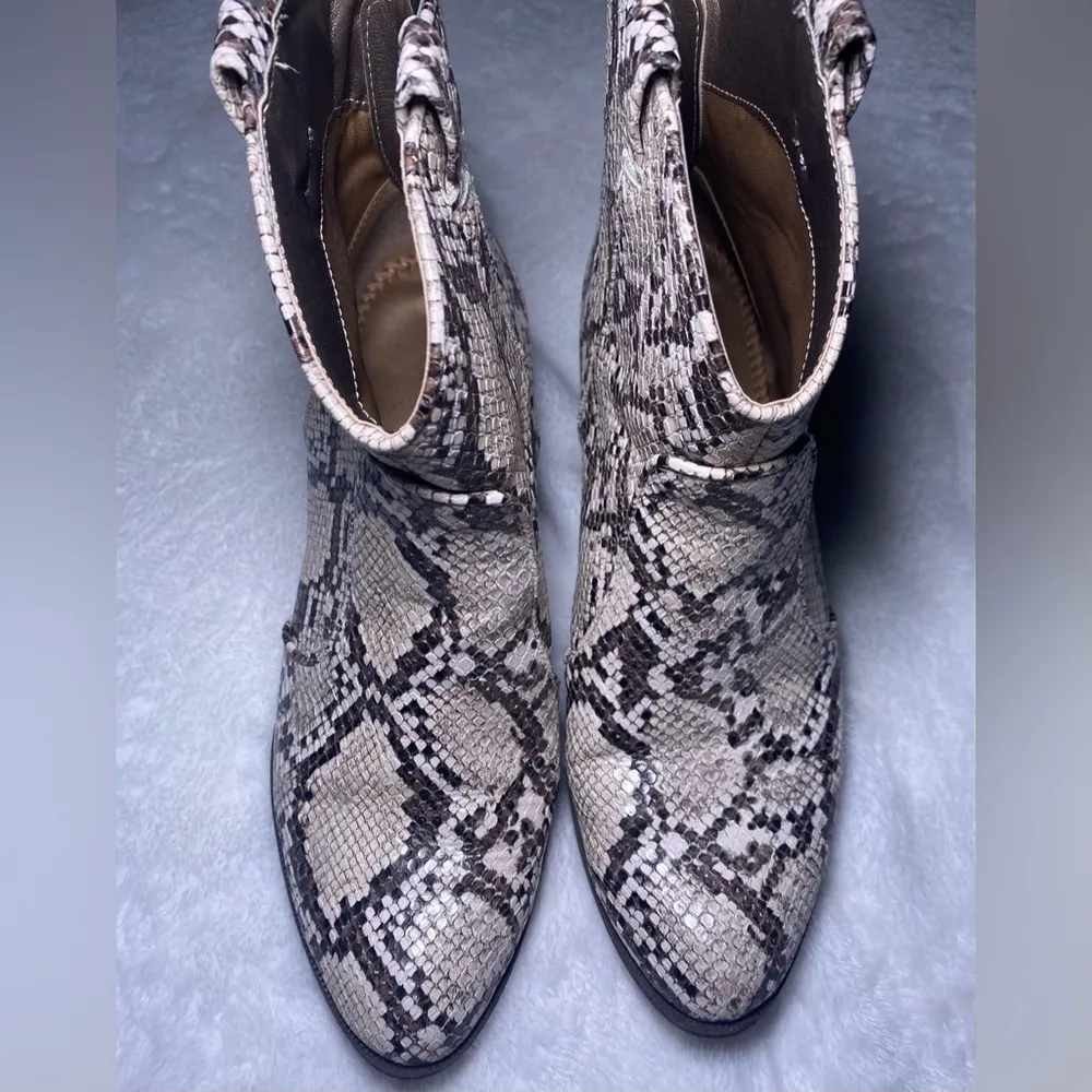 Style & Company MyKenna Western Ankle Bootie. Size 9 - Image 5