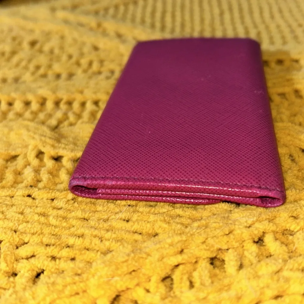 Violet Saffiano Leather Trifold Key Carrier Case - Image 4