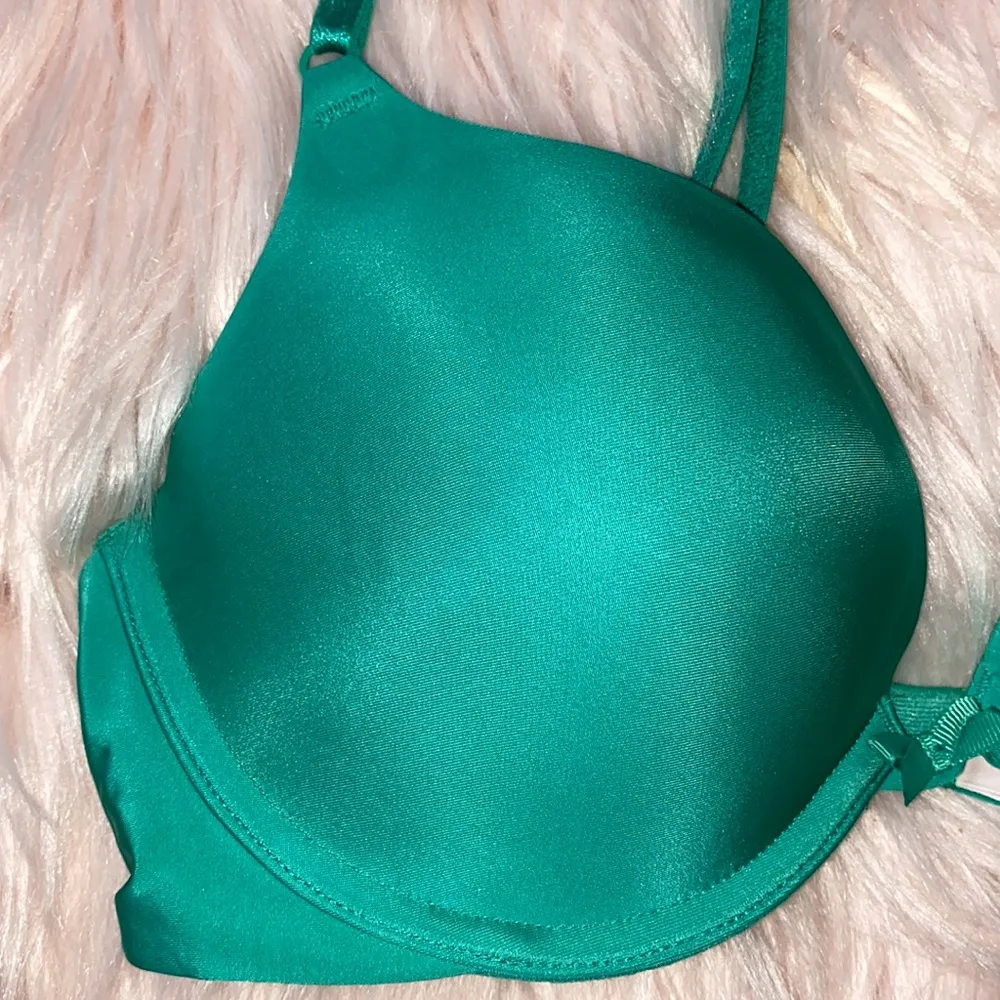Victoria Secret push-up bra 34C Green - Image 2