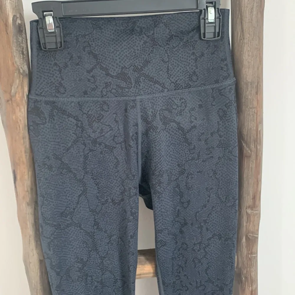 All Fenix Womans animal print dark blue sport active yoga runner leggings XS - Image 8