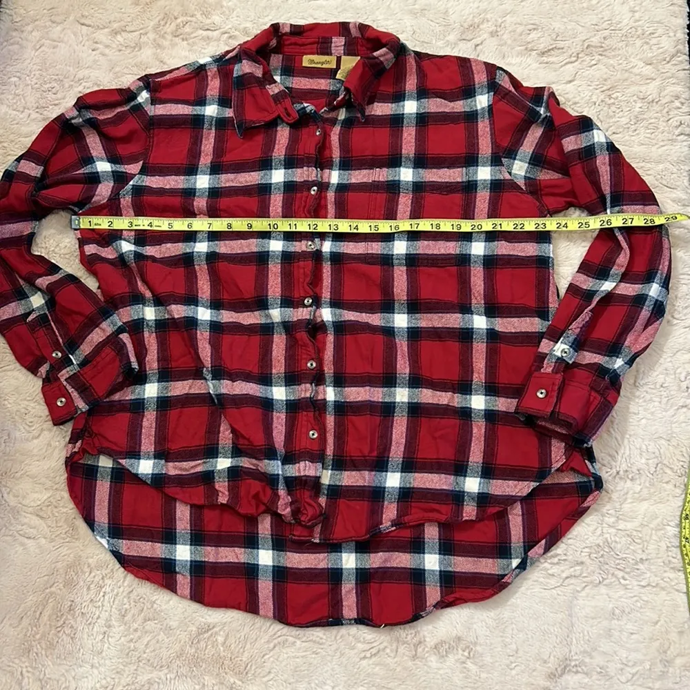 size L plaid button-down - Image 5