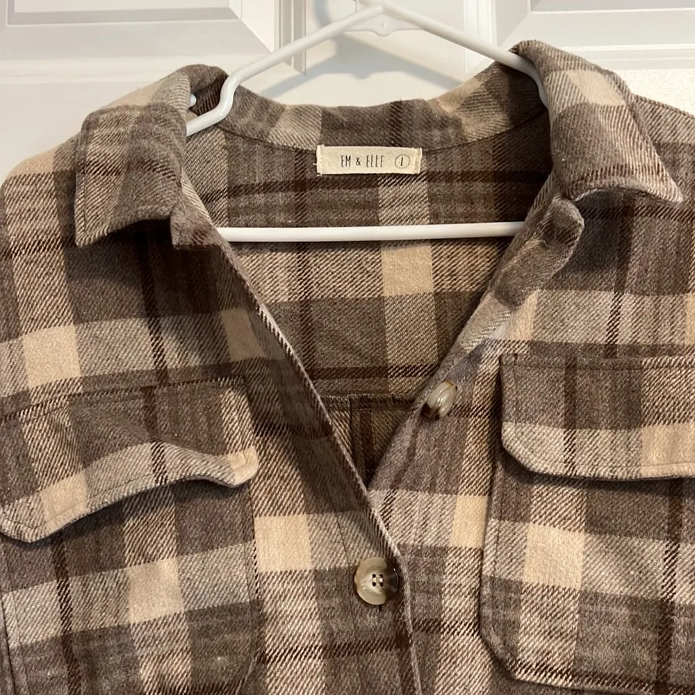 Cute brand new flannel from a boutique Size L - Image 2