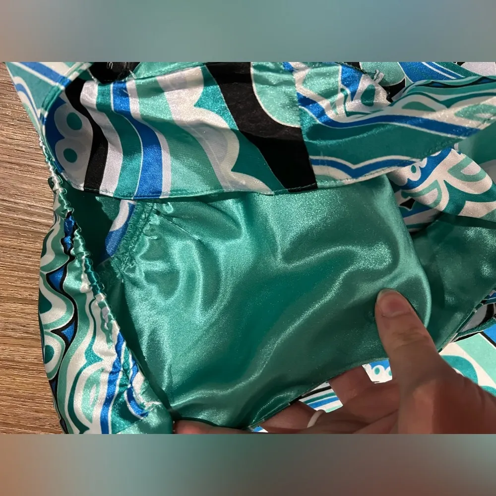 Super hot trendy blue Y2K baddie halter ruffled flowy mermaidcore top size large - Image 9