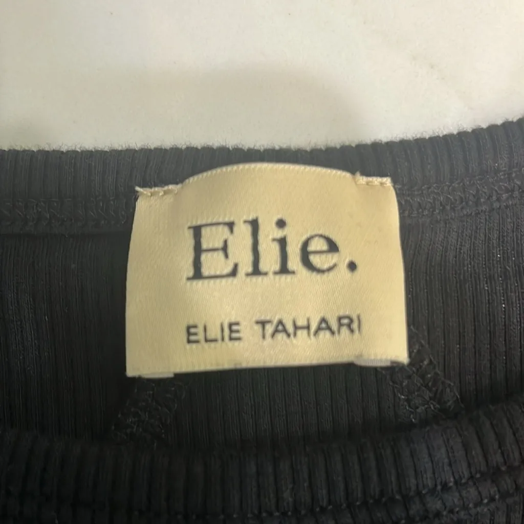 Elie Tahari black ribbed tee shirt - Image 5
