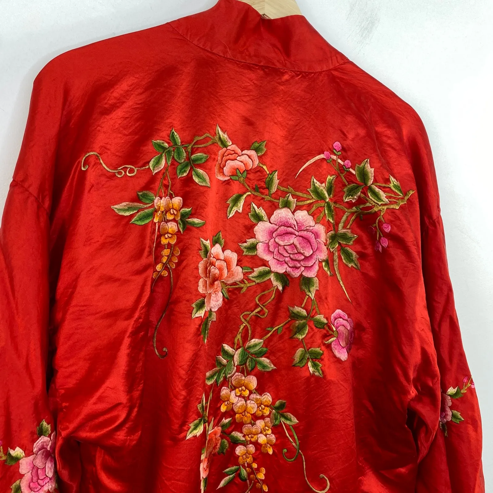 Golden Bee Vintage Hand Embroidered Asian Floral Silk Kimono Robe Red Size L Size L - Image 9