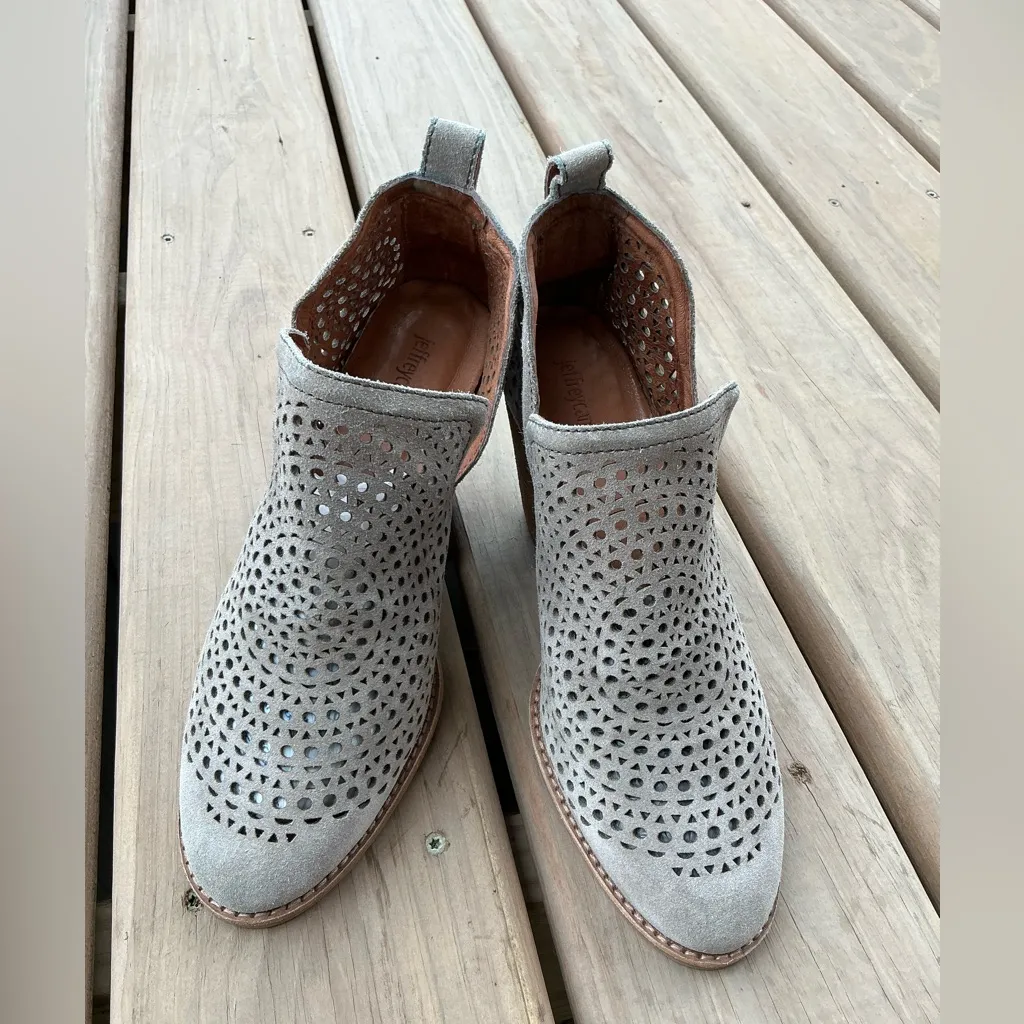 Dressy perforated leather booties 🌹🌹 - Image 3