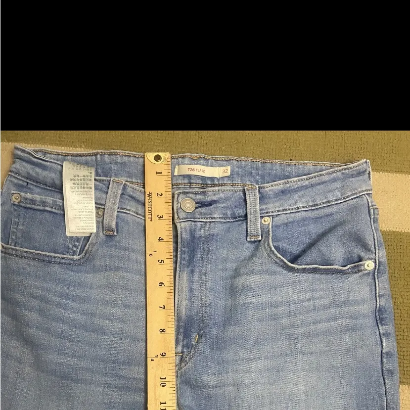 Levi’s726 Flare Jeans Women’s Size 32x32 Lightwash Distressed Western - Image 8