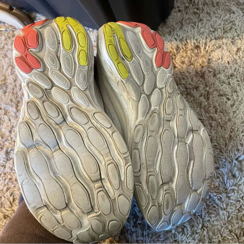 New Balance White and Blue Sneakers size 8.5 - Image 3