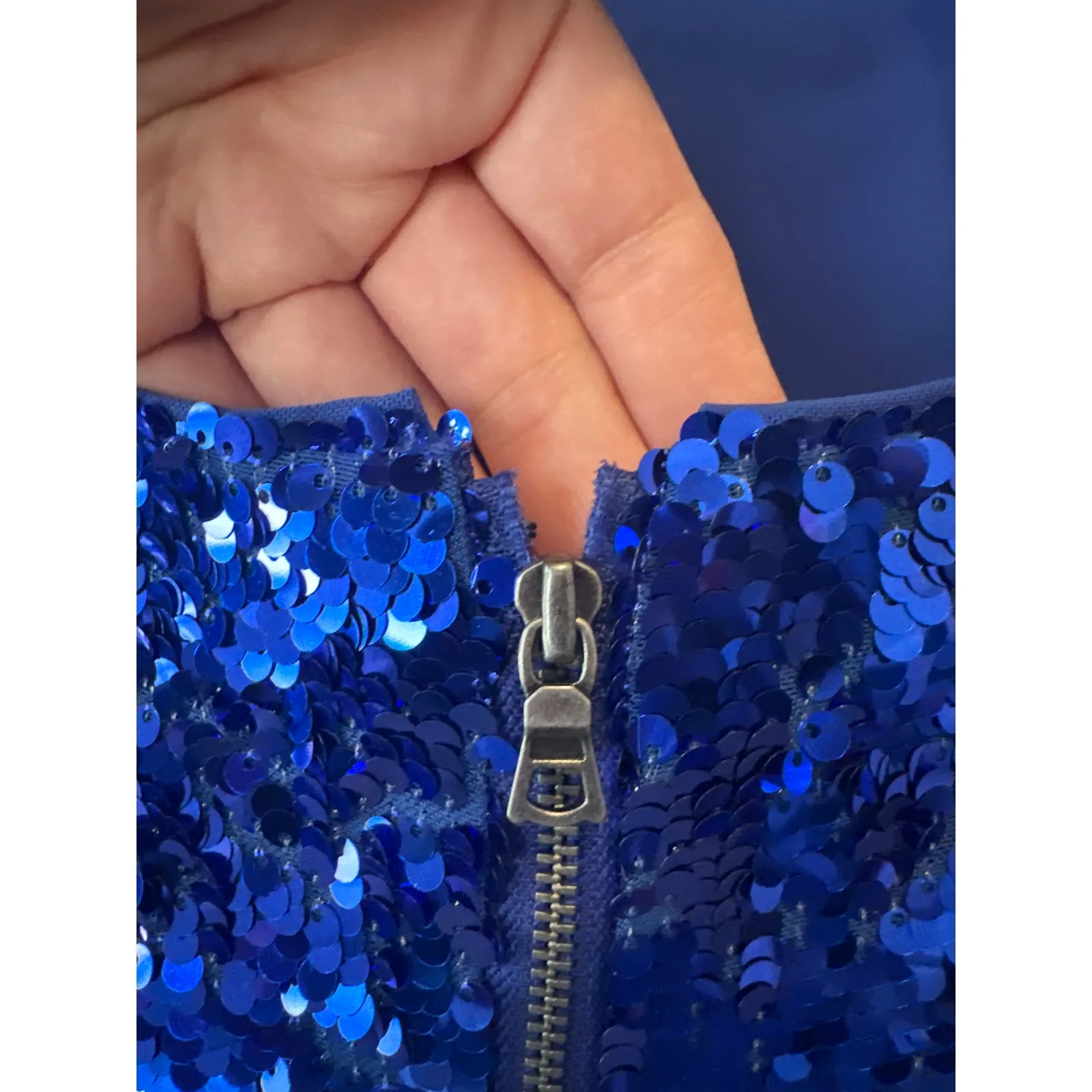 Alice + Olivia Jae Ultramarine Blue Sequin Bell Sleeve Formal Gown Size 6 NWT - Image 10